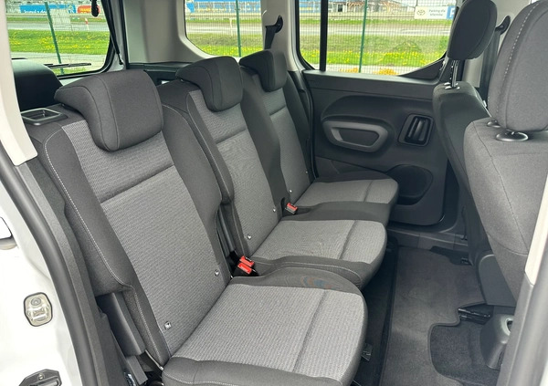 Toyota Proace City Verso cena 116900 przebieg: 4600, rok produkcji 2023 z Józefów małe 92
